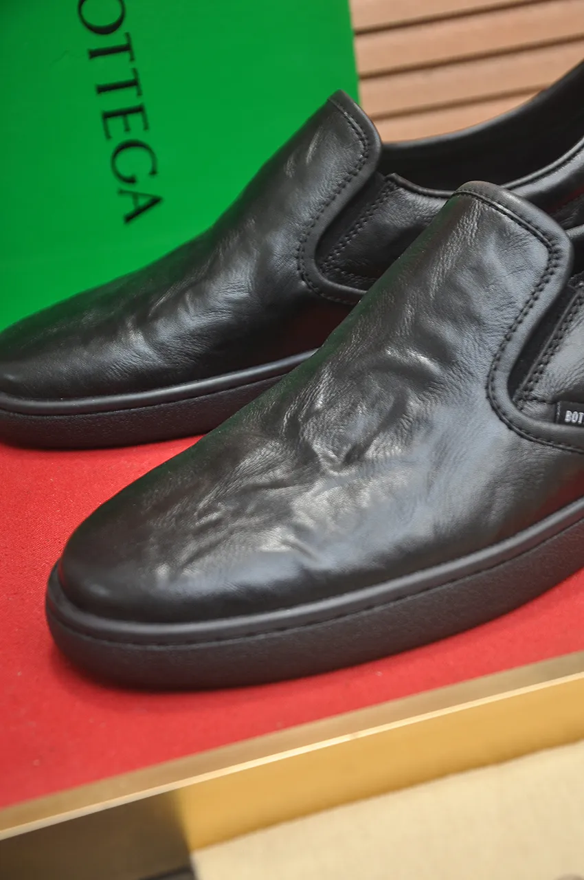 Men's shoes💰540💶【BV】Official website men's shoes👊🏻Cow leather braid🔰Cow leather lining rubber outsole🔲Counter 1:1 quality The identity of every successful man🍃The upper and solemn feet🚶🏻🚶🏻High-end custom counter original replicas📯Imported cowhide purely hand-woven🐂The last will not change regardless of wind or rain🔘Stand the verification of time🔍️Code number: 39-45 (45 custom-made)